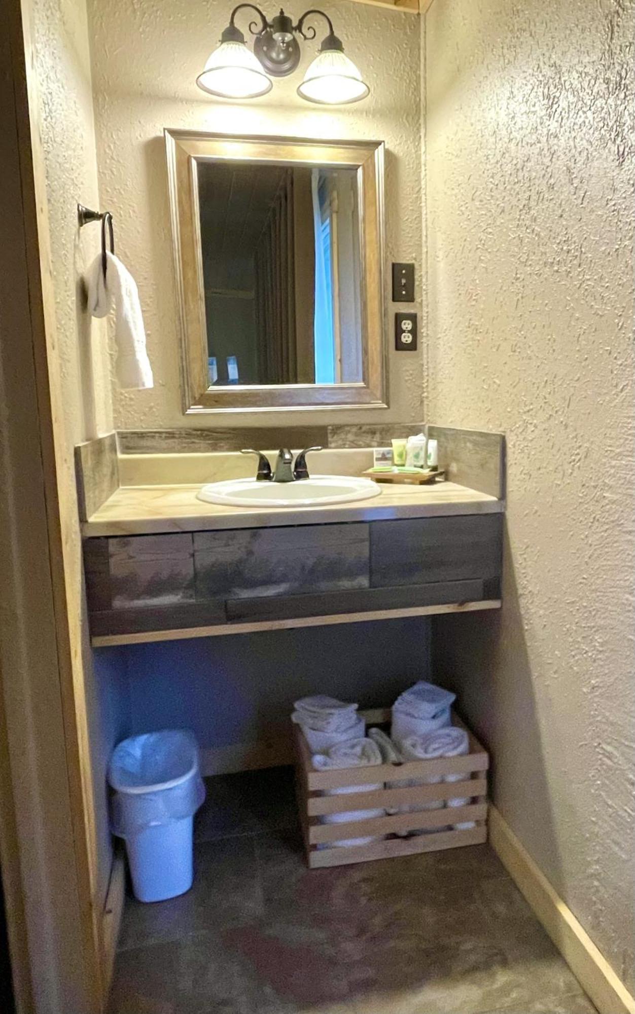 The Idaho Lodge & Rv Park Bonners Ferry Ngoại thất bức ảnh